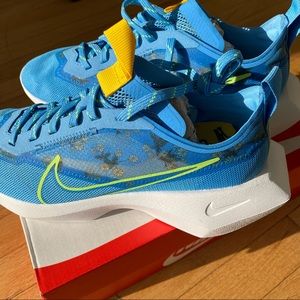 Nike Vista Light Sneakers NEW